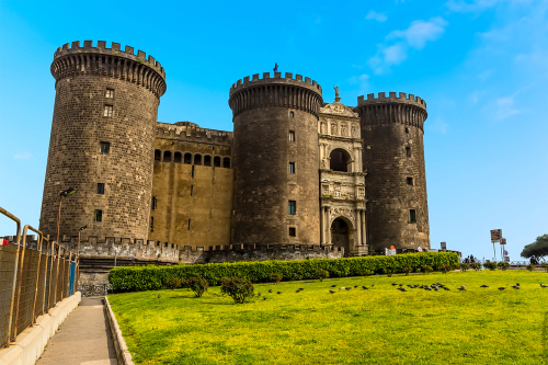 Castel Nuovo Naples.jpg